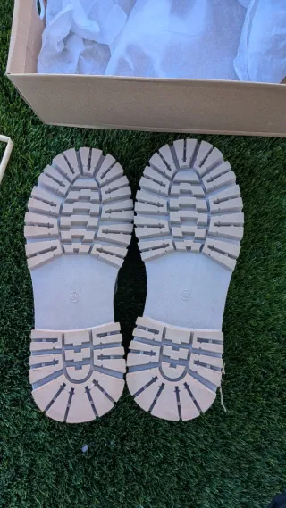 Zapatos mocasines beige