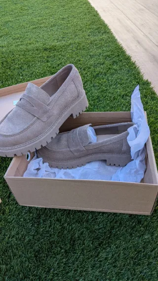 Zapatos mocasines beige