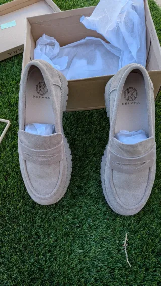 Zapatos mocasines beige