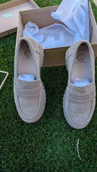 Zapatos mocasines beige