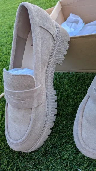 Zapatos mocasines beige