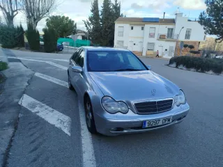 Mercedes-Benz Clase C 2004