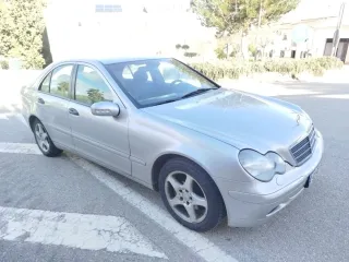 Mercedes-Benz Clase C 2004