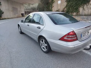 Mercedes-Benz Clase C 2004