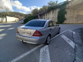 Mercedes-Benz Clase C 2004