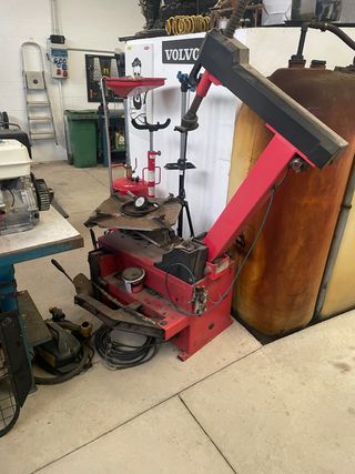 Máquina para montar neumáticos