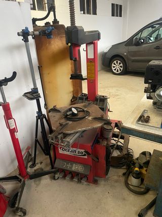 Máquina para montar neumáticos