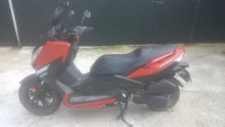 Moto Wottan Storm 125cc Maxi Scooter
