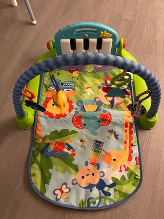 Tapete de juegos para bebé con piano