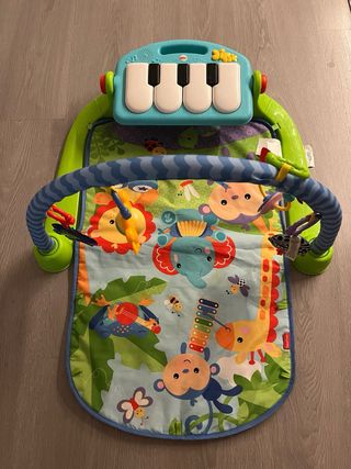 Tapete de juegos para bebé con piano
