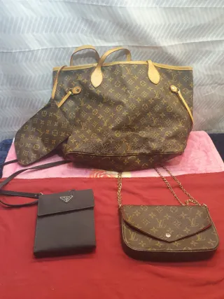Bolsos Louis Vuitton y Prada
