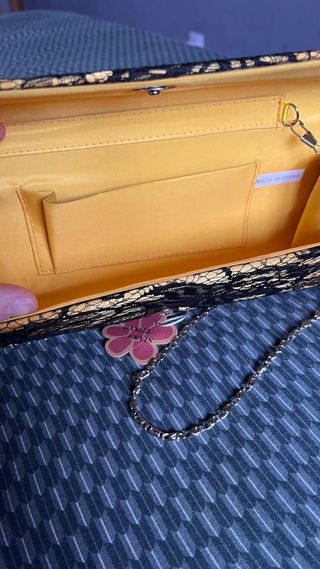 Bolso de mano con encaje floral