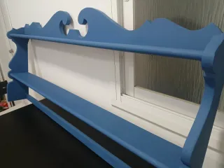 Estantería azul de madera