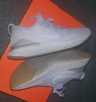 Nike W Epic React Flyknit Talla 40