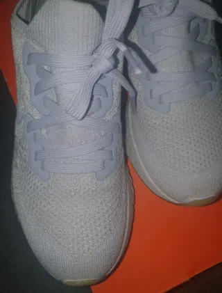 Nike W Epic React Flyknit Talla 40