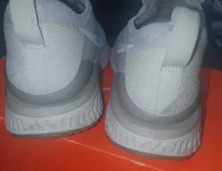 Nike W Epic React Flyknit Talla 40