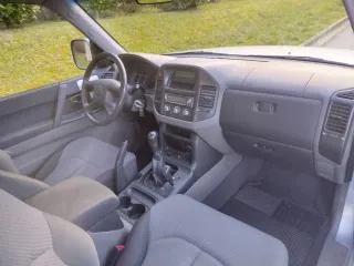 Mitsubishi Montero 2006