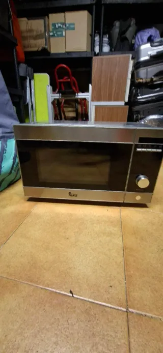 Microondas Teka Plateado 800W en Badalona