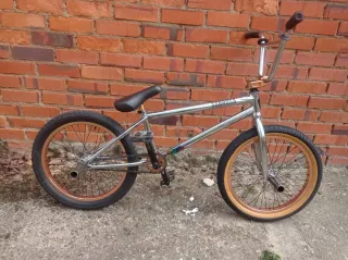 BMX Subrosa lista para rodar