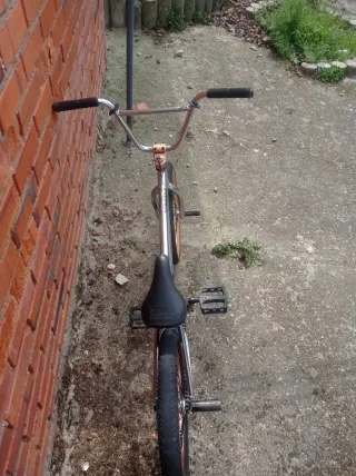 BMX Subrosa lista para rodar