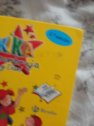 Kika embruja los deberes (Kika Superbruja y Dan...