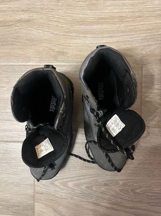 Botas de montaña Paredes grises