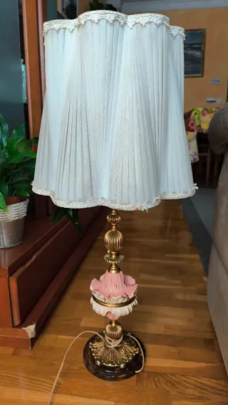 Lámpara Vintage Dorada y Rosa
