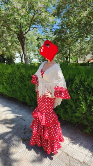 Traje de flamenca rojo lunares blan. Micaela Villa