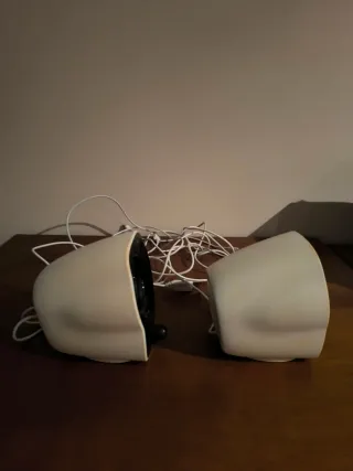 Altavoces Logitech Blancos y Negros