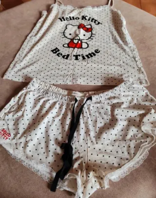 Pijama Hello Kitty lunares