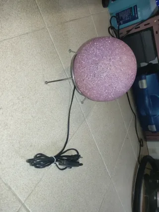 Lámpara esférica morada