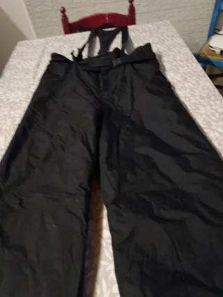Pantaloni da sci neri con bretelle