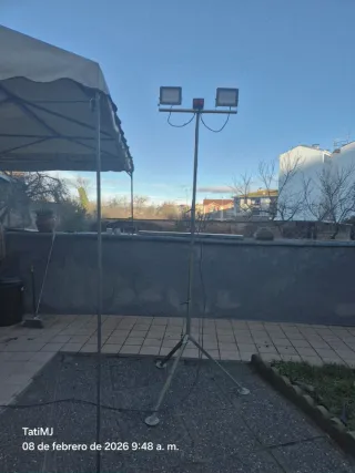 Focos LED portátiles con trípode