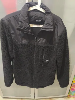Chaqueta Pull&Bear chico negra