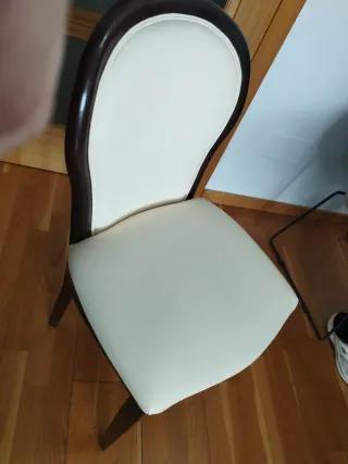 Sillas de salón madera y  cuero  beige 8 sillas