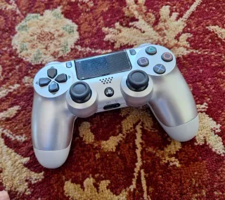 Mando PS4 Plata