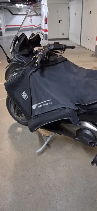 Cubrepiernas Tucano Kymco 550 AK