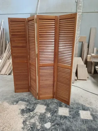 Separador de ambiente de madera