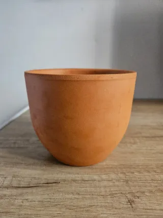 Cubremaceta cerámica marrón 12x12,50 cm