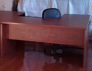 Mesa de oficina madera cerezo con cajonera