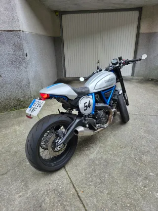 Ducati Scrambler cafe racer 800cc