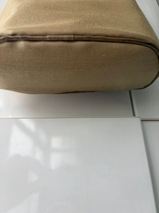 Bolso de fiesta beige con abalorios