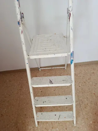 Escalera de mano plegable
