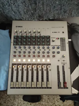 Mixer audio Yamaha MW12 USB