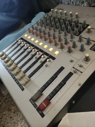 Mixer audio Yamaha MW12 USB