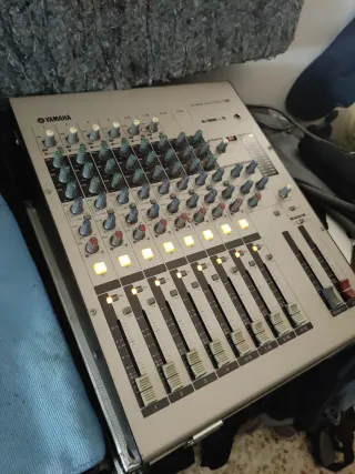 Mixer audio Yamaha MW12 USB
