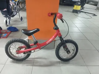 Bicicleta de iniciación BH roja