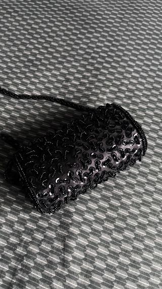 Bolso de fiesta negro con pedrería