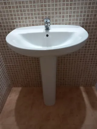 Armario colgante con espejo y pica