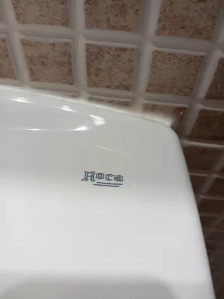 Armario colgante con espejo y pica